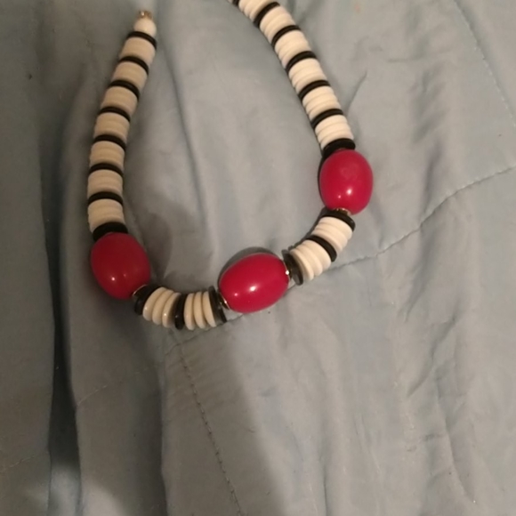 Neckless - Picture 5 of 14